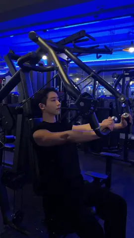 Now i need to build my body 😊#fy #fyppp #fyp #like #follow #fans #korea #foryou #viral #CapCut #gym #workoutroutine 