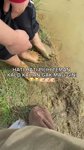 hati hati ya guys pilih teman😇jangan sampai salah arus, siapa tau arusnya ngalir ke sawah   #ritsuki #kamari #badok #haliling