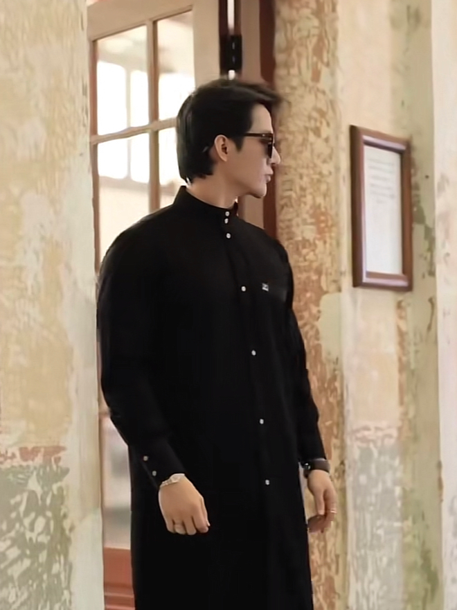 ✨ Jubah Slimfit – Elegan & Nyaman! ✨ Tampil stylish dengan Jubah Slimfit yang modern dan nyaman dipakai! ✔️ Bahan premium, adem & ringan ✔️ Desain kekinian, cocok untuk segala acara ✔️ Harga terjangkau, kualitas juara Jangan sampai kehabisan! Order sekarang! 📩 #JubahSlimfit #JubahElegan #JubahPria #FashionMuslim #OOTDMuslim #JubahModern #BajuMuslimPria #JubahStylish #JubahKekinian #JubahEksklusif