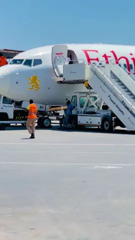 #ashiin2020 #xamarcadey🇸🇴🇸🇴🇸🇴🇸🇴 #somalitiktok #somalicivilaviationauthority #adanabdulleinternationalairport #mogdishu🇸🇴🇸🇴🇸🇴🇸🇴🇸🇴🇸🇴🇸🇴🇸🇴❤️🙏 #ethiopian_tik_tok🇪🇹🇪🇹🇪🇹🇪🇹 ✈️
