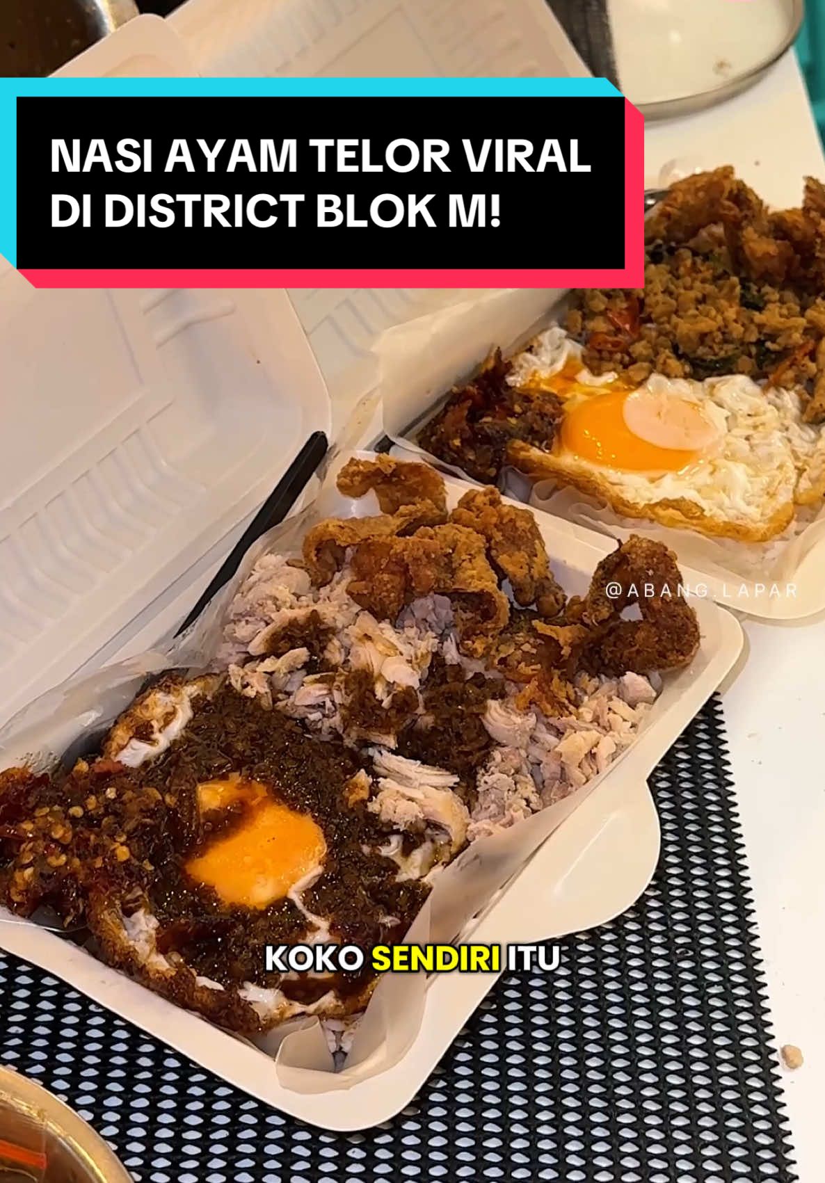 Guys! Satu lagi nih yang WAJIB kalian coba di DISTRICT BLOK M! Apalagi kalian butuh asupan nasi dan PASTI wuenakkkk yaaaa! nahhh ini ada NASI KOKOH yang lokasinya persis samping cimol barito yang kemaren VIRAL. Overall babang suka banget ya, dan ini emang jenis makanan comfort food yang bisa di makan tiap hari deh. Saos special kokohnya + telur + kulit crispynya ini perpaduan yang muantap bangettt!! Ayooo kalian cobain juga, gass 🔥🔥🔥 . . . #abanglapar #abanglaparjakarta #districtblokm #nasikokoh #blokm #longervideos 