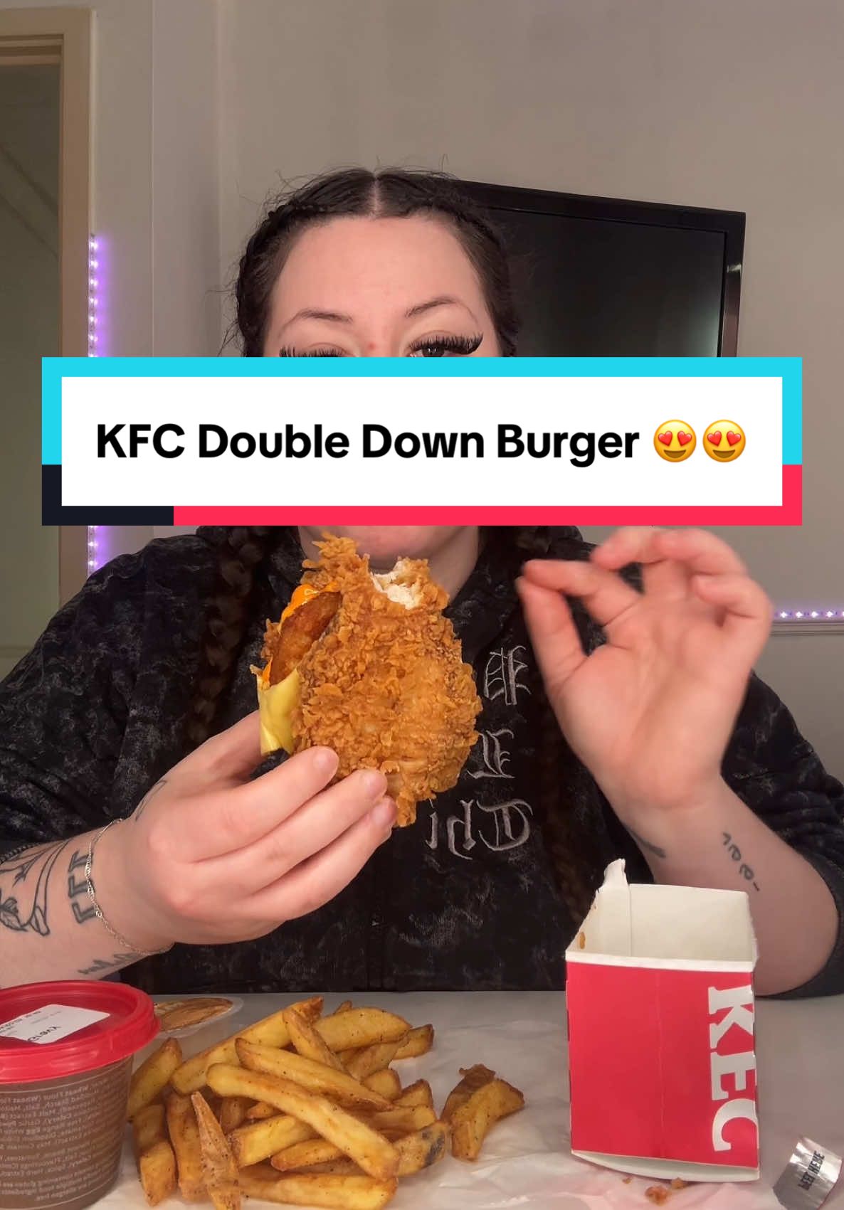 Come try the new KFC double down burger with me! #charnation #eatwithme #mukbang #kfc #burger #tastetest @KFC 