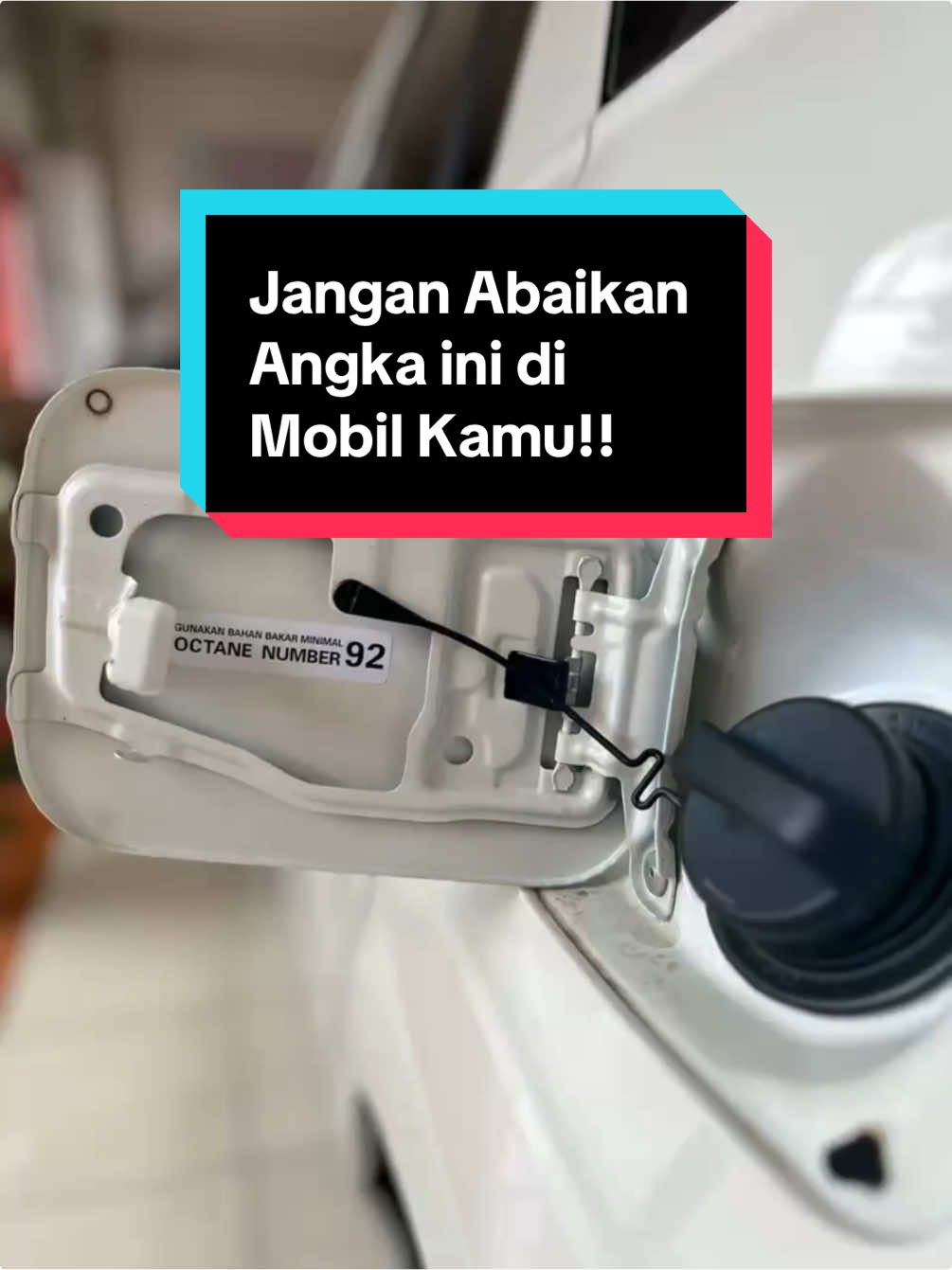 Jangan abaikan angka yang ada dimobil kamu yaa! Angka ini adalah panduan jenis bensin yang cocok untuk tipe mobil kamu! setiap tipe mobil pasti memiliki kebutuhan nilai oktan yang berbeda! Jadi sesuaikan nilai oktan dengan tipe mobil kamu ya Follow untuk tips lainnya yaa!! #bensin #nilaioktan #premium #pertamax  #astradaihatsu #daihatsu #mobil #tipemobil #jenisbensin #shell #shellbensin #pertamina #sahabatdaihatsu 