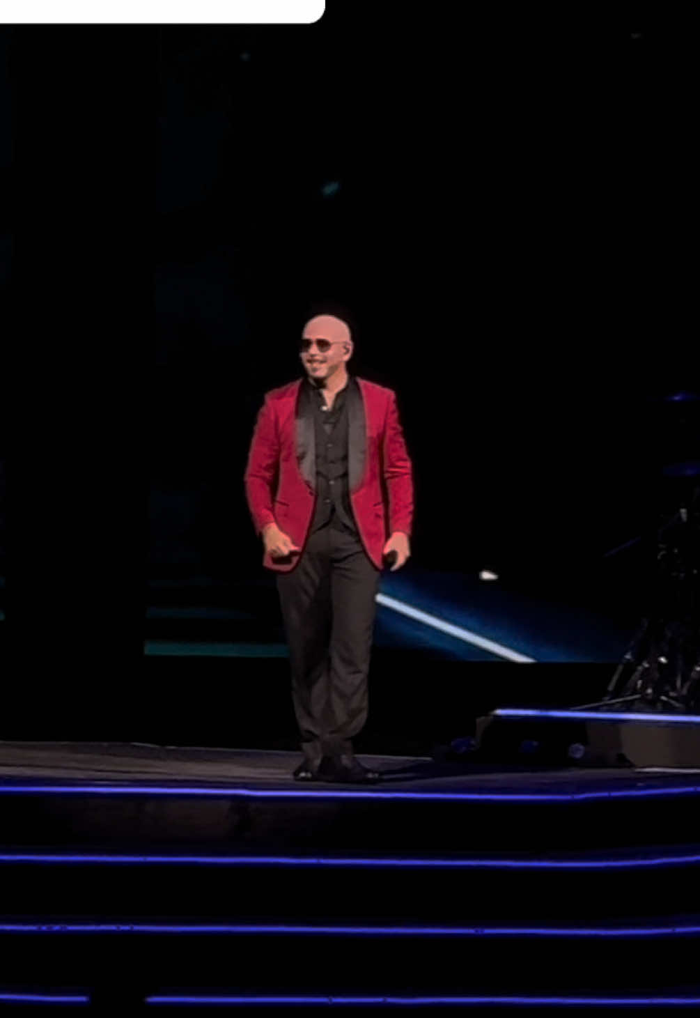 I wanna say a special thank you to all the fans who have been coming out in bald caps on the tour so far… I highly appreciate y’all. It’s amazing to see and I hope you’re having the time of your lives, just like I am DALEE #partyafterdarktour #mrworldwide (🎥: @C + @charlotte) 