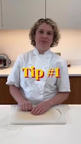 Welcome to #20SecondTips—because life’s too short for faffing about in the kitchen. ☕️🔪 Today’s tip: Stop your chopping board from sliding about like Bambi on ice. A simple trick that could save your fingers (and your dignity). Give it a go and tell me—what’s your most chaotic kitchen mishap? No judgement, promise… 👀👇 #ChefTips #CookingHacks #KitchenDisasters #KitchenHacks #TimeSavingTips #CookLikeAPro #SpeedyCooking #SmartCookingTips #effortlesseats  
