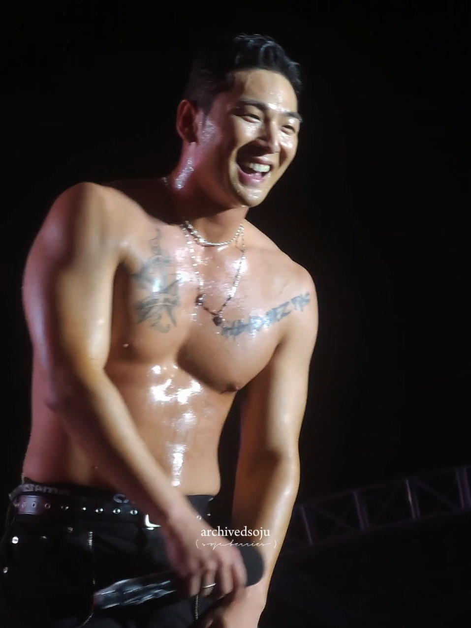 man knows he's HOT #baekho #백호 #waterbomb2025 #waterbombmanila #fyp 