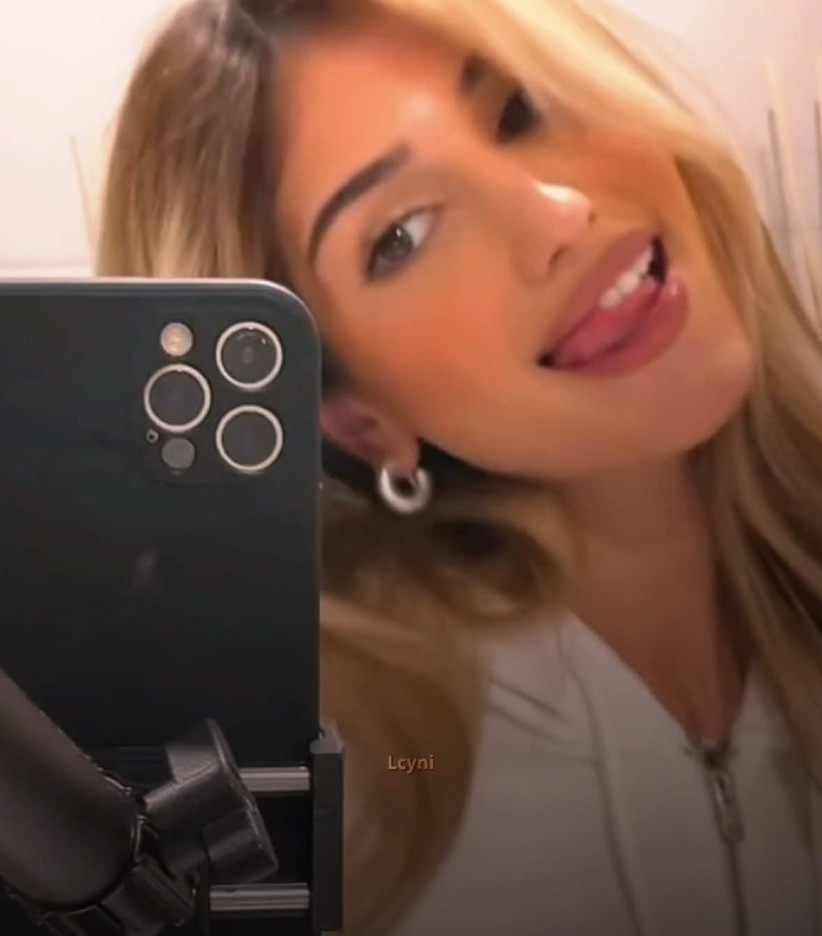 جلال رجع لها اوسي حالًاا @Sheri #sherinsbeauty #fyp 