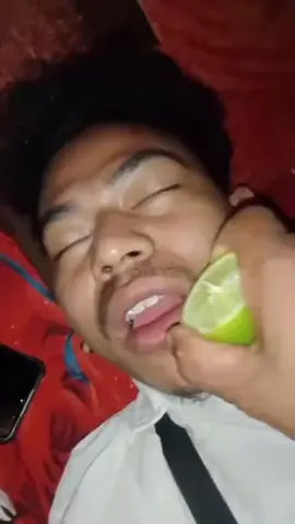 Kerjain kawan lagi tidur mampir buruk😅#vidiolucu #lucubanget #viralvideo #viral #viralfyp #fyppppppppppppppppppppppp 