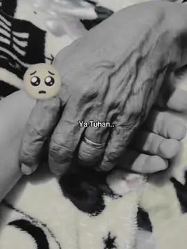 Nenek adalah orang yg paling aku rindukan saat ini🥺😭 Memang tdk nalahirkanka, tapi nenekkulah yang rawatka sejak kecil. Beliau memberi kasih sayang yang lebih dari seorang ibu. Alfatihah Nek🥀🤲 #missyou #grandma #CapCut 