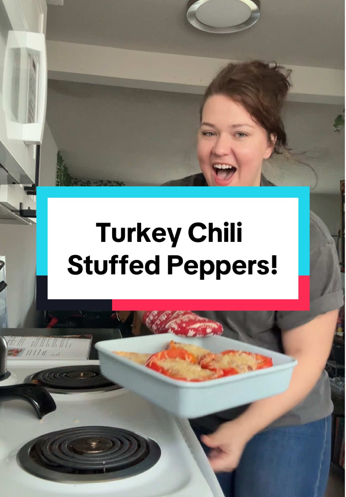 Another Recipe from the Trader Joe’s 5 Items or Less Cookbook! Turkey Chili Stuffed Peppers Easy Recipe @AnnaLisa5itemsorless #traderjoes #traderjoesfoodreviews #traderjoeshaul #traderjoesmusthaves #traderjoescookbook #traderjoesfinds #traderjoeslist #fyp #fypシ #viral #trending #heathymealideas #healthymeal #healthyrecipe #EasyRecipe #EasyRecipes #traderjoestalia    