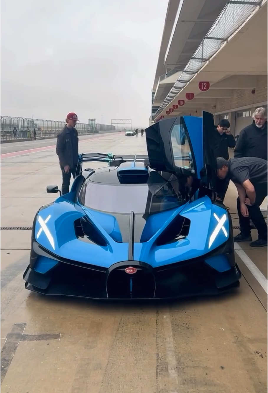 Bugatti Bolide💙🦄 in race track🚀#bugattibolide #bolide #bugatti #car #cars #carsoftiktok #hypercar  #america #carspotting #carspotter 