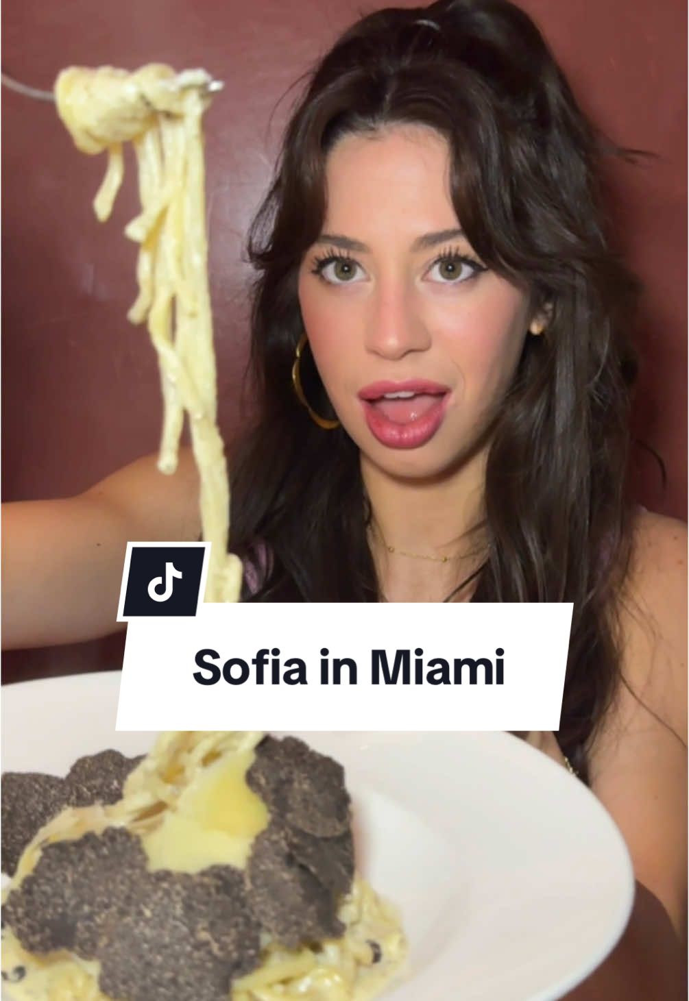 Dinner in MIAMIII at 📍Sofia in the Design District 😋🦪  the highlights of this meal for me had to be the cacio a Pepe with truffle and the oysters, everything was delicious!  I will definitely be returning 💋 ##miami##foodreview##miamieats##shesthetea