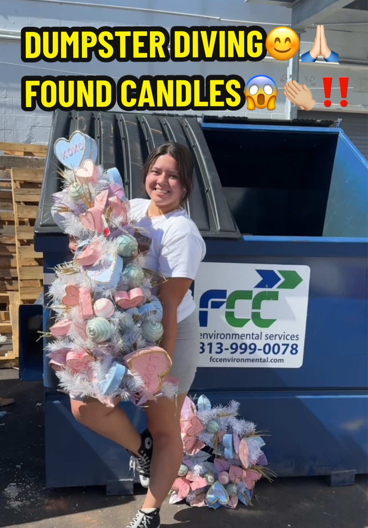 im So happy i went dumpster diving today!☀️🙏🏻 We found so many candles! All of them smell really good😊 and also a gorgeous valentines day tree!!💕😱✨ #dumpsterdivefinds #dumpsterdive #dumpsterdiver #meldidumpsterdive #homegoods #homedecor #candles #dumpsterfinds