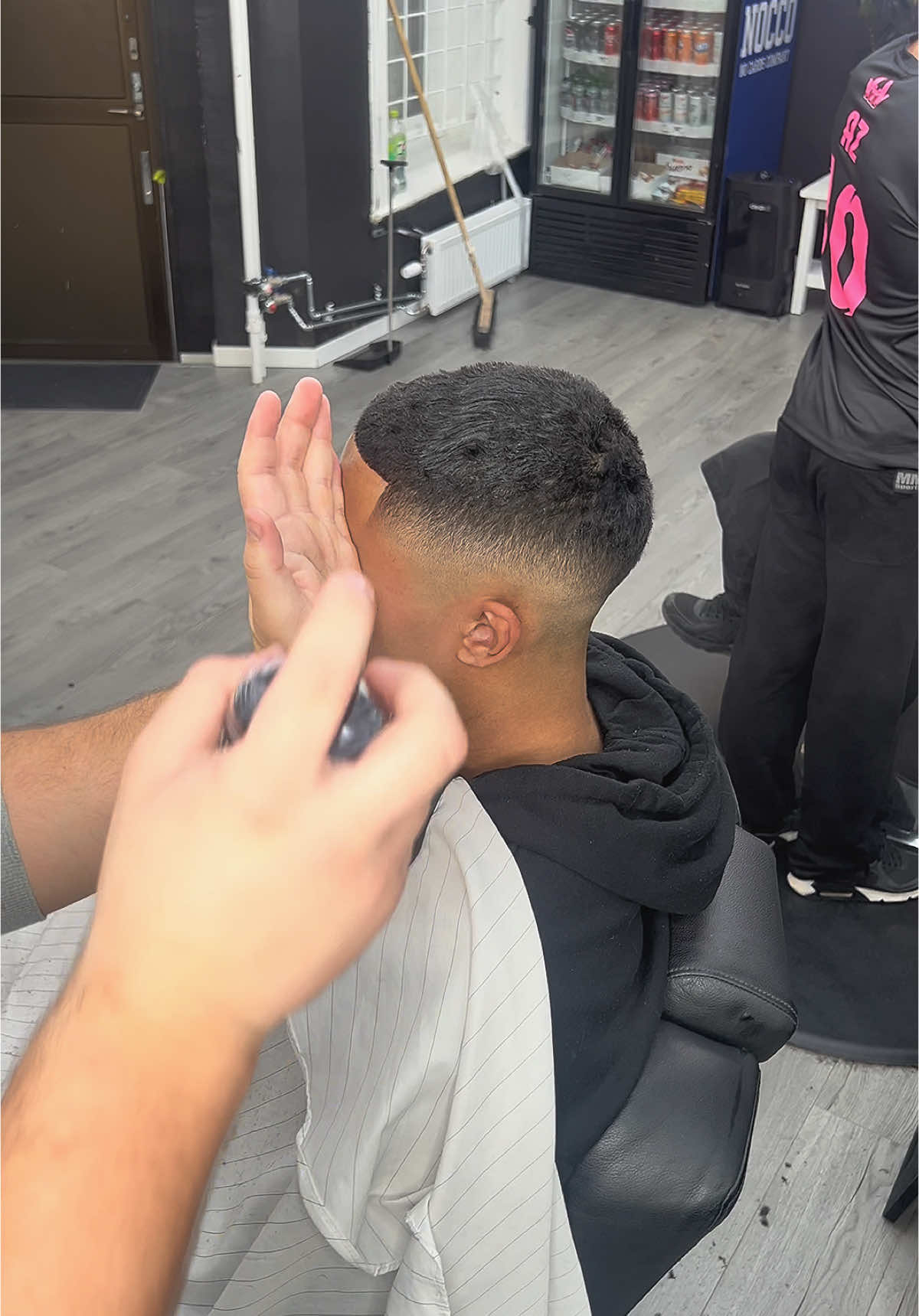 Lycka till att jämföra min service i detta land🙂‍↕️ #trending #viral #foryou #barber #fördig #göteborg #goviral #makethisviral 
