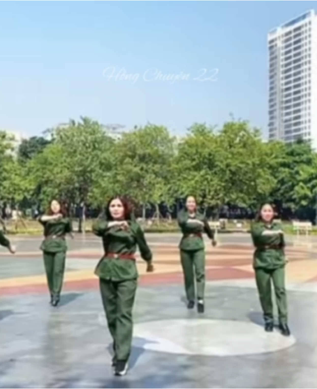 Hướng tới Kỷ niệm lần thứ 50 Ngày giải phóng Miền Nam thống nhất Tổ quốc(30/4/1975-30/4/2025)- với điệu Quân vũ và ca khúc RỪNG XANH VANG TIẾNG TA LƯ  #bodoiCuHo. #giaiphongmiennam #ReelsHongChuyen