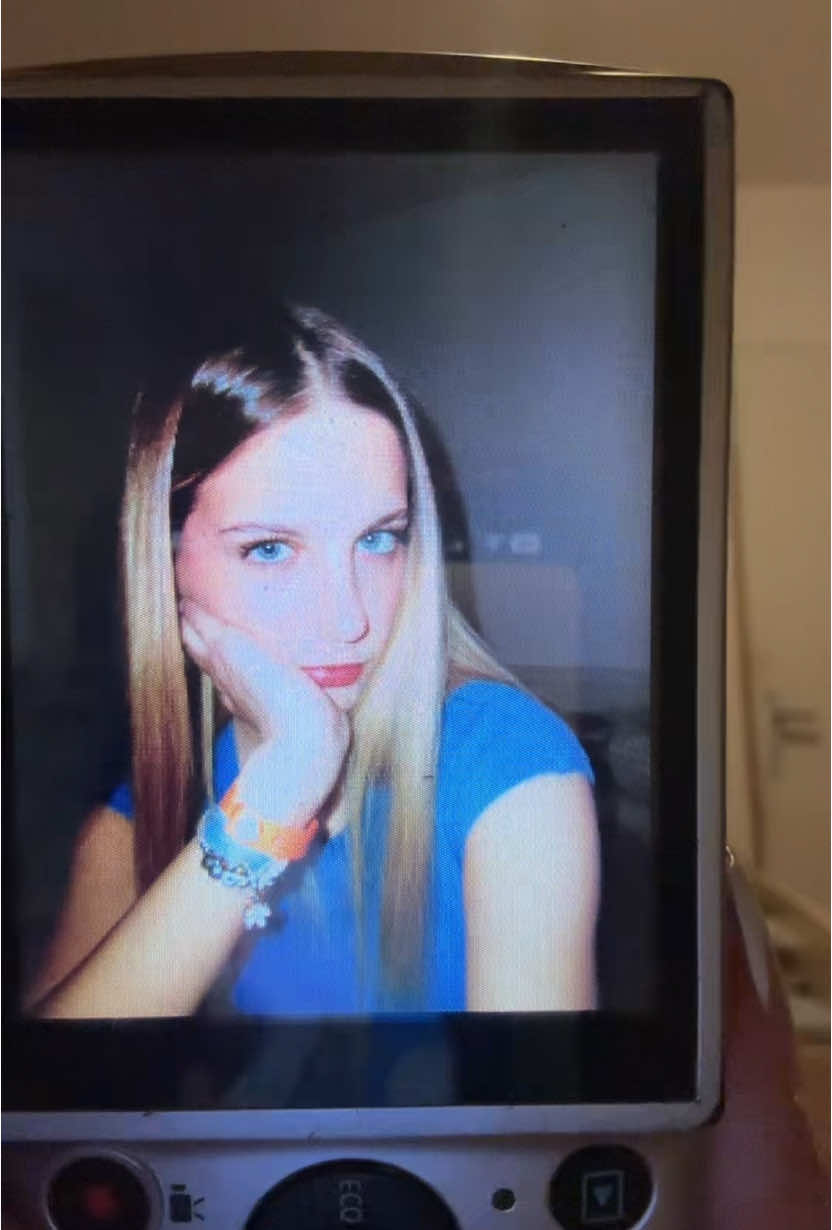 @doomydigicam 🥰malo je reci da sam opsednuta #anastasijaburgund #foryoupage #digitalcamera 