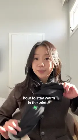 i cannot stop raving about this heated scarf!🧣linking this specific one in my amazon storefront under fashion finds 🫶🏼 #howtostaywarm #winteraccessories #winteressentials #coldweatheressentials #coldweatheroutfits #heatedscarf #layeringforwinter 