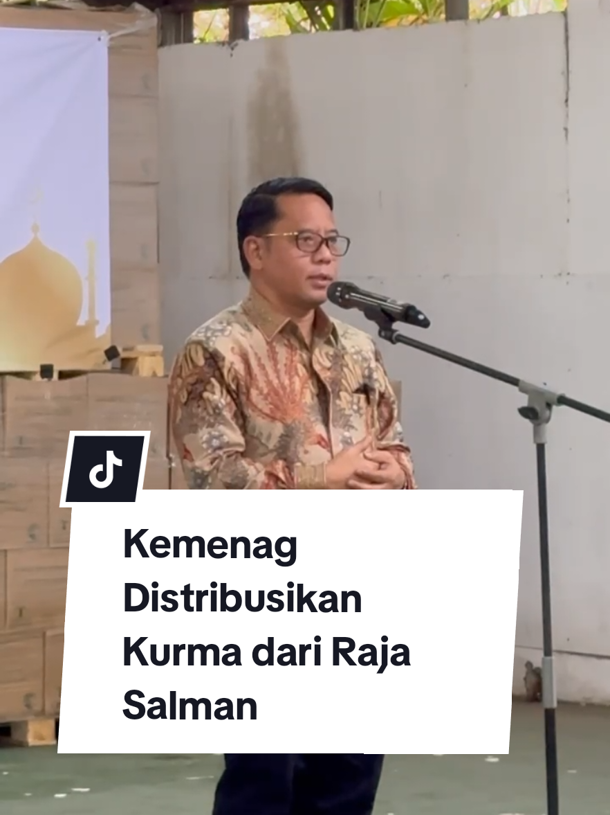 Menjelang bulan suci Ramadan, Kementerian Agama mulai mendistribusikan kurma dari Kerajaan Arab Saudi kepada berbagai elemen masyarakat. Penyerahan simbolis dilakukan oleh Sekretaris Jenderal Kemenag, Kamaruddin Amin kepada perwakilan lembaga-lembaga mitra distribusi, di antaranya Muhammadiyah, Nahdlatul Ulama, GP Ansor, Dewan Masjid Indonesia (DMI), Masjid Istiqlal, dan DPR RI.
