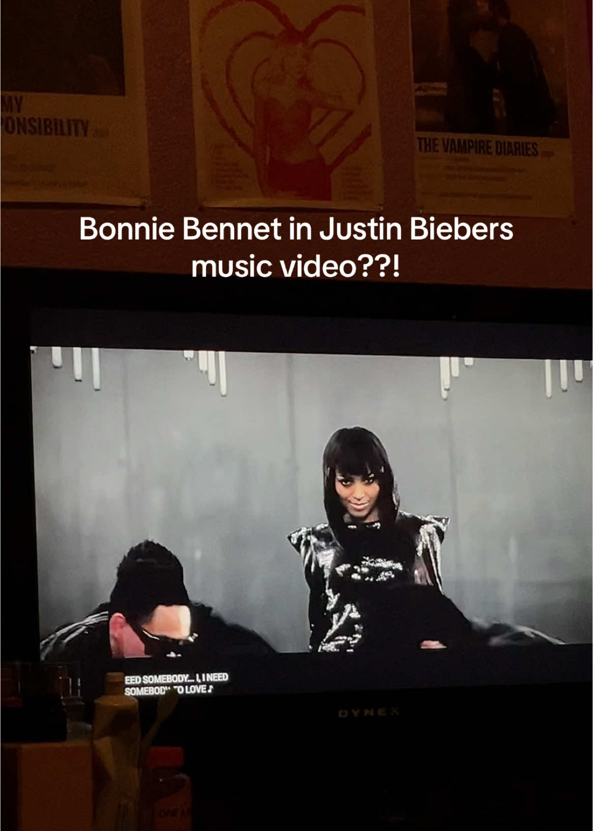 WTF😂😂😂😂 I’ve never noticed that til today #bonniebennett #thevampirediaries #justinbieber 