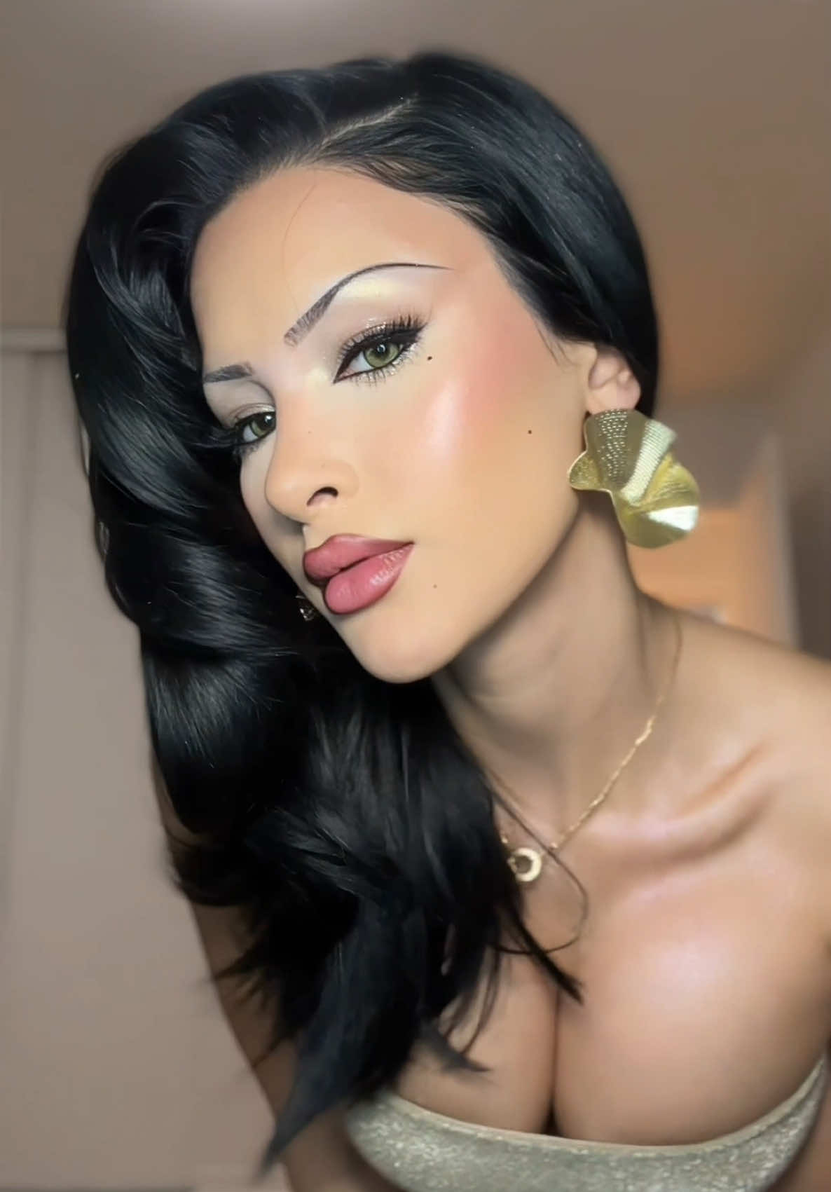 Birthday dinner glam🤍 Product used:  Eye contacts:  @cs_j4k_piper_  @just4kira ( shade: Neala Green)  Code: Biakara for 20% off 🤍 Face base: Embryolisse cream Eyebrows: sheglam 2-in-1 brow pencil Concealers: Sheglam Perfect skin High Coverage (shade: sand & fair) Foundation mix: Charlotte Tillbury (shade: 8 neutral) & Fenty Beauty (shade: 300)  Setting spray: Charlotte Tillbury  Beauty blenders & puffs: Shein Makeup brushes: Shein Setting powder: Huda Beauty (Cherry Blossom Cake) Bronzer powder: Haus Labs (shade: Deep Level 9) Blush: Fenty Beauty (shade: sundress szn 05)  Eyeshadow: Makeup By Mario (The Neutrals)  Blush  Highlighter: Rare Beauty (shade: Happy) Body glitters: shein  Eye gold glitters: sheglam confetti Mascara: Haus Labs (black Onyx) Lash curler: M.A.C cosmetics Lash glue: Duo  lashes: Shein cat eyes  Eyeliner: Elf  Lip liner: from Turkey 🥲  #makeup #transformation #beautyblenders #grwm #makeuptutorial #nightout #beauty #birthday #Just4kira #sheglam #shein #charlottetillbury #makeupbymario #fentybeauty #manehairtools #perfume #maquillage #birthdayglam #lashes #lipliner #greeneyes #hudabeauty #maccosmetics #hauslabsfoundation #rarebeauty #glitters 