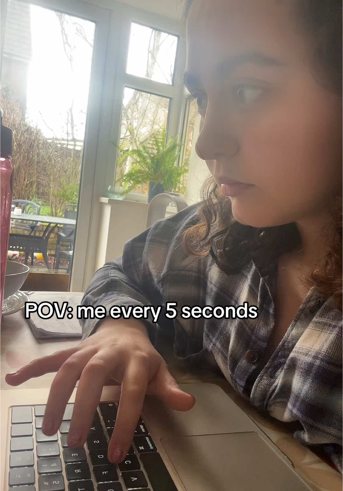 It might look like I’m working really hard but in reality I’m just refreshing those emails #dramaschool #dramaschoolauditions #theatrekid #audition #westend #gsa #rosebruford #leedsconservatoire 
