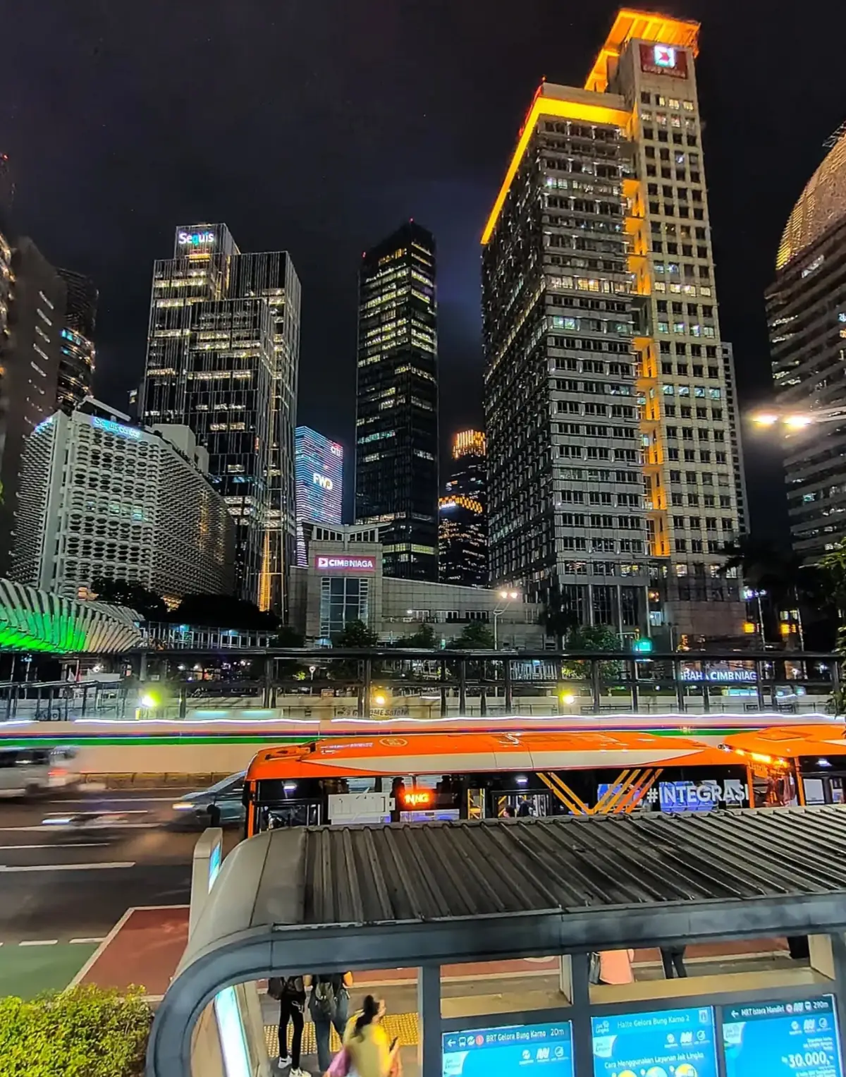 pemandangan kota jakarta saat dimalam hari🤩📸🌃 #cityview  #citylights  #jakarta  #explorejakarta  #placetogojakarta  #metropolitan  #motretjakarta  #jakartavibes  #jakartanight  #jakartaspot  #senayan  #sudirman  #jpogbk 