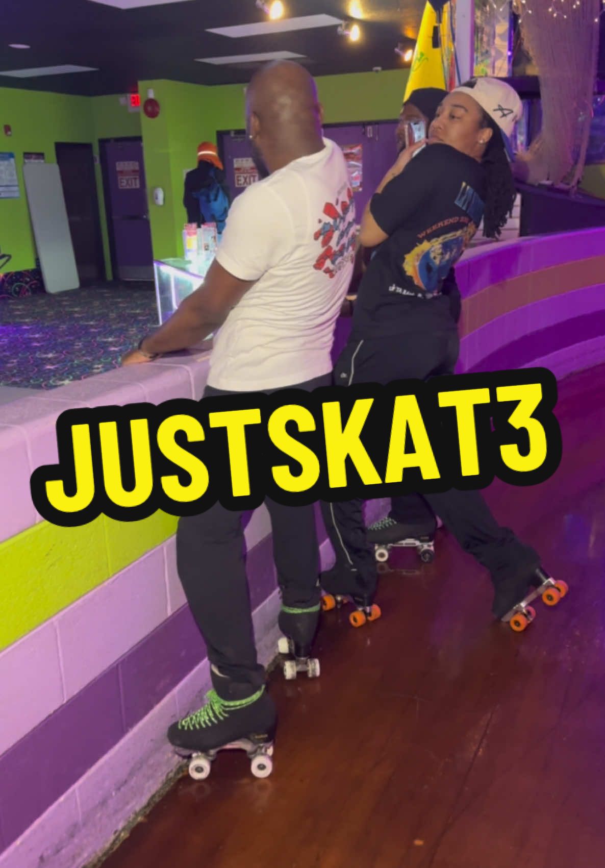 Hold hold hold 🛼🔥🔥 w/@Christopher Scott @THE ARTI$T @Tyler T-Nice #bornfly24 #justrollthetape #rollerskating #rollerskaters #justskat3 #christianaskatingcenter #slowsetvibes 