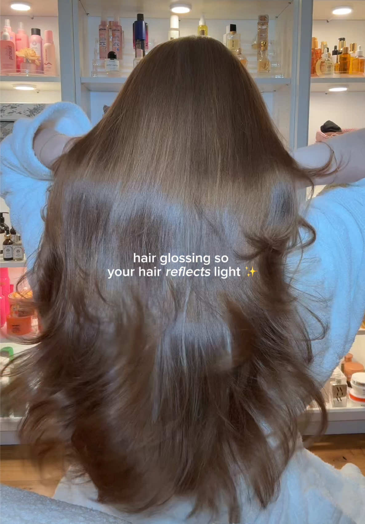 <hair glossing ✨🎀💖 Using @L’Oréal Paris Glycolic Gloss 5 Minute Lamination & Glycolic Gloss Leave in Serum #ad #hair #hairgloss #shinyhair #glasshair #sleekhair #healthyhair #hairglossing #lorealparis