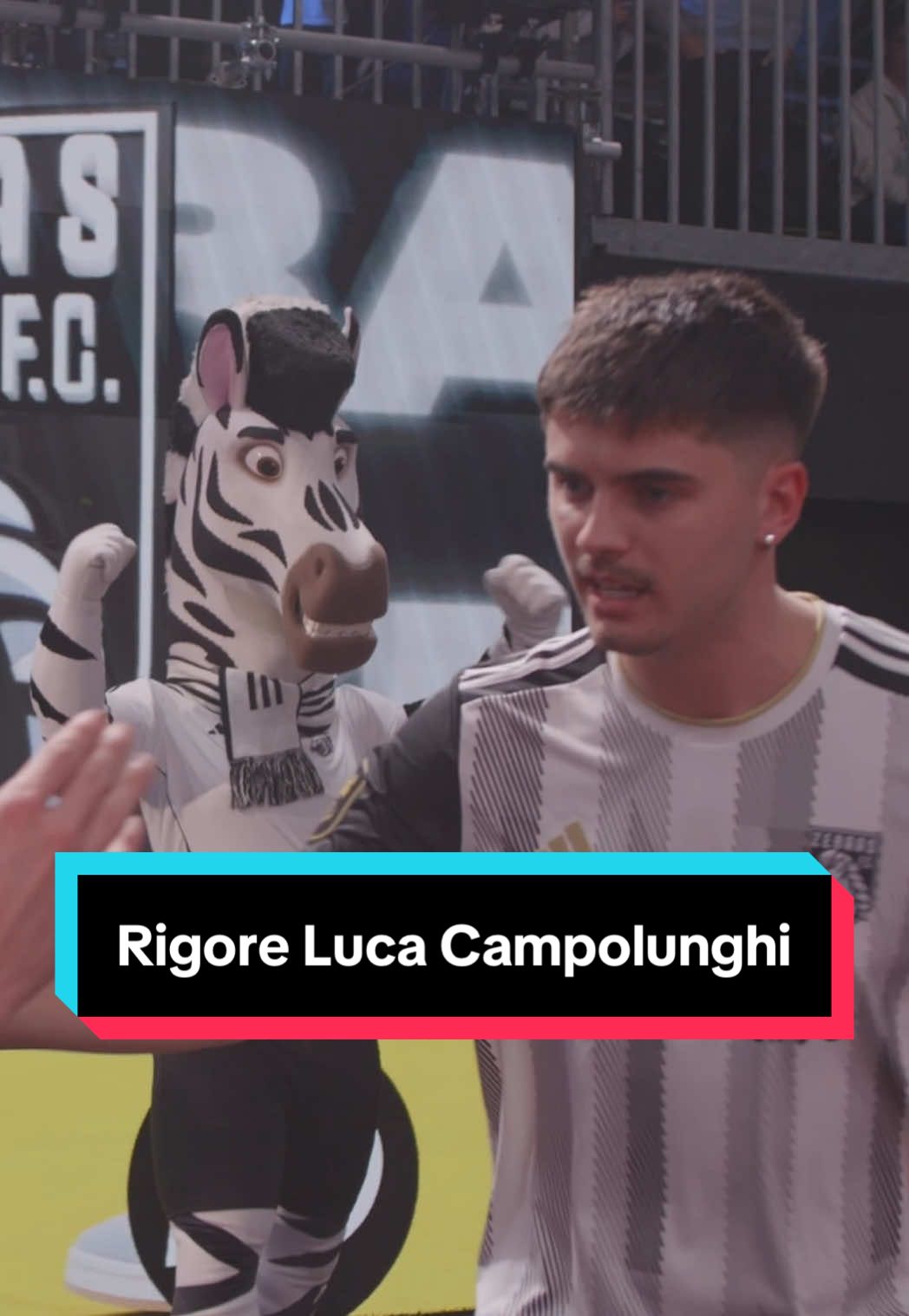 Luca Campolunghi porta le sue Zebras al pareggio! 🤍🖤 #kingsleague 