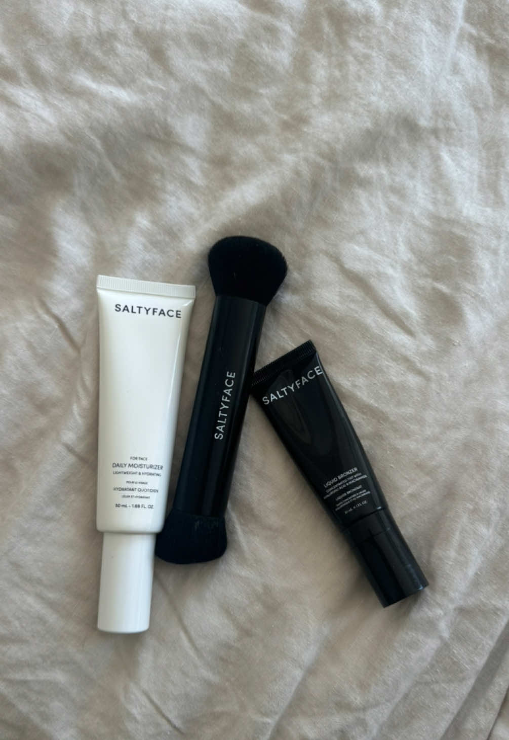 My everyday!  @Saltyface code “GIANNA10” #slatyface #getreadywithme #skincare #getreadywithmemakeup #routine #grwm #makeup #glowyskin #skinbase #fy #aesthetic #pinterest #glowymakeup 