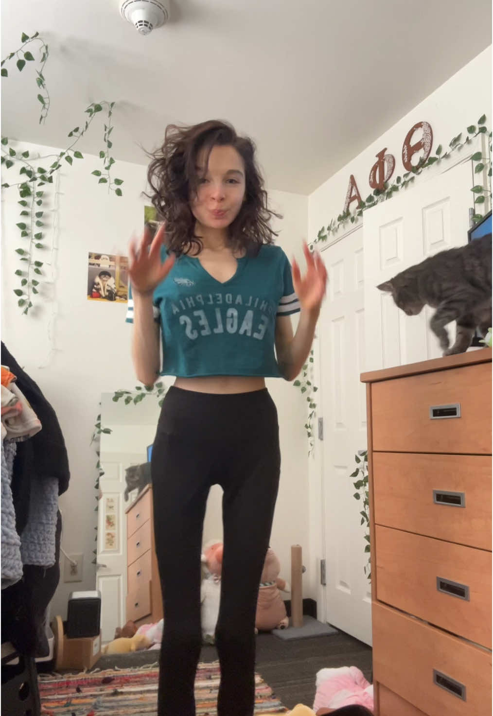 go birds  #fyp #foryou #randomvideo #yall #MentalHealth #songtiktok #tiktoker #eaglesfootball #shirt #catcameo 