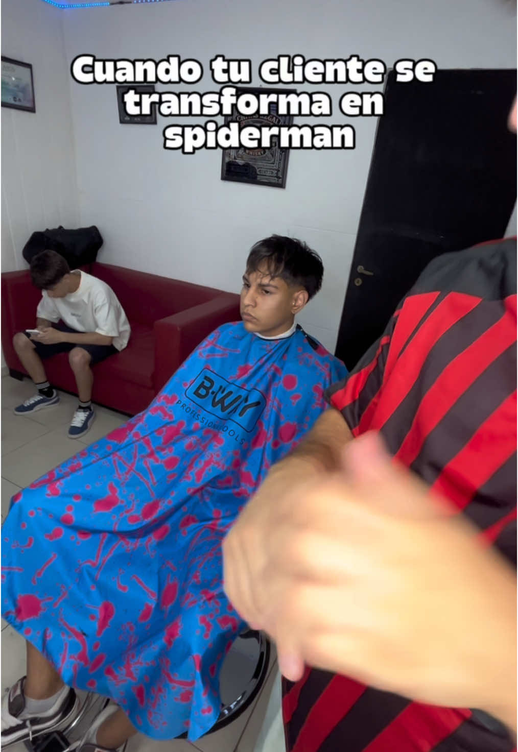 Puede pasar 😅 #barberiaencasa #barber #barbershop #spiderman #barberia 