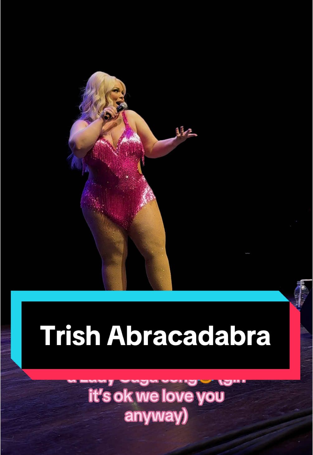 Trish making up her own version of what she thinks the song would sound like was better then if she sang the actual song anyway😂💖🇨🇦 #abracadabra #ladygaga #trishapaytas #theeerasoftrishtour #erasoftrishtour #toronto 
