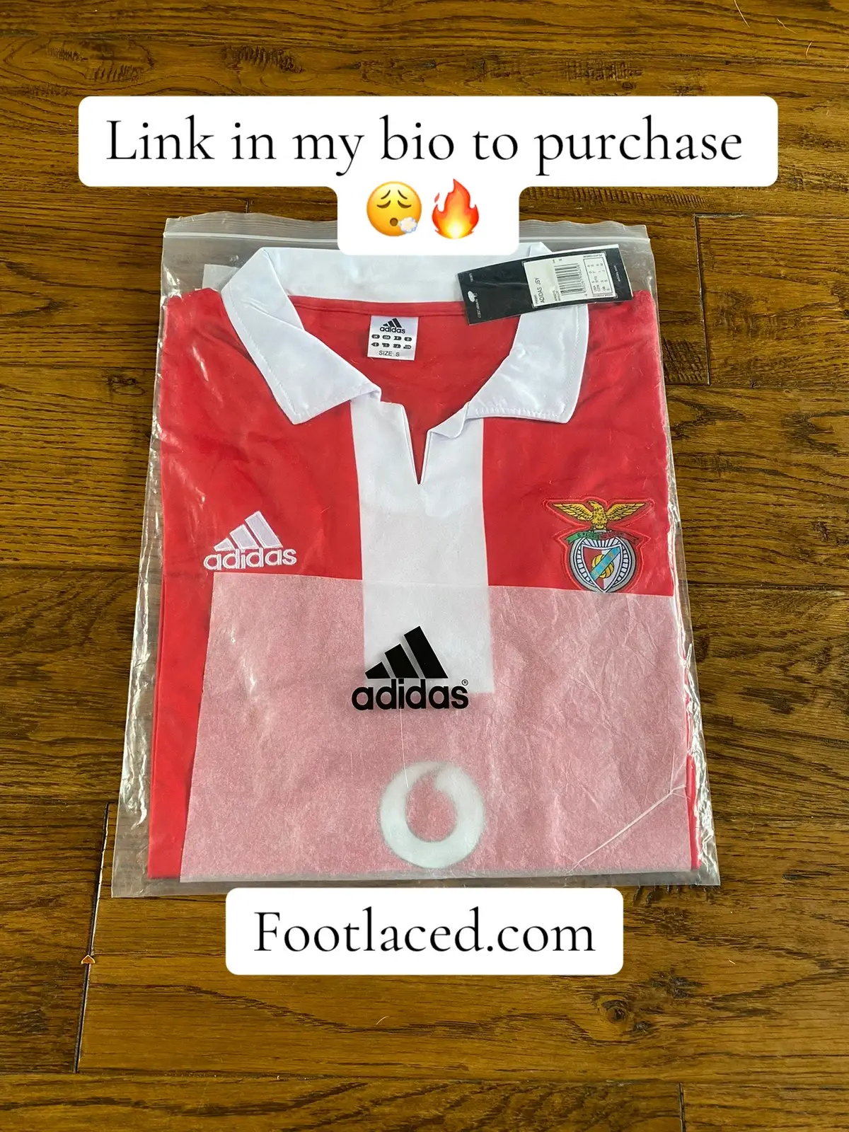 Link in my bio to purchase😮‍💨🔥#fyp #foryoupage #jerseys #futbol #football #Soccer #benfica #portugal #fyp #foryoupage 