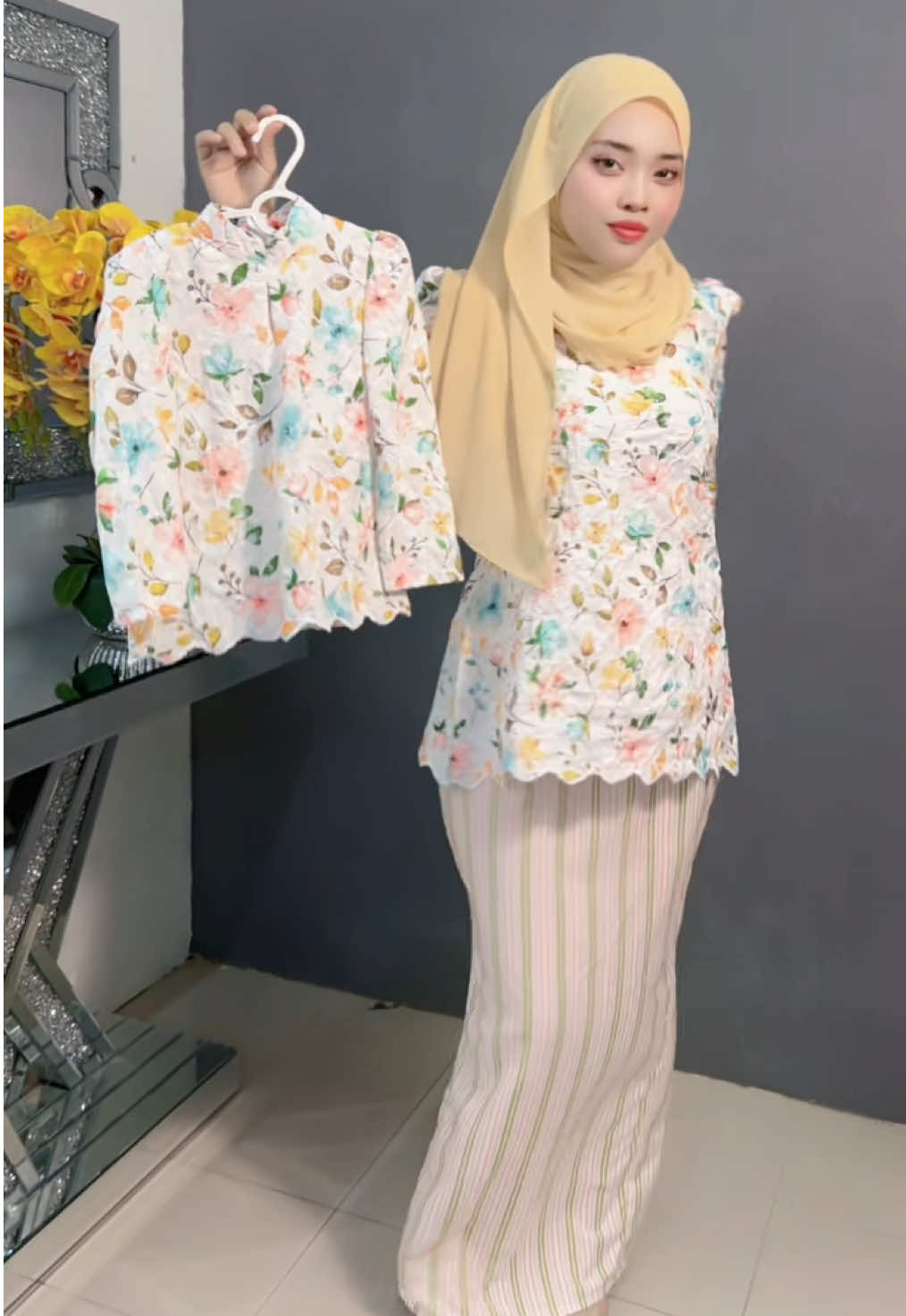 Cantik dan berseri-seri si pemakai. Jom Grab Sekarang✨#bajuraya2025 #tiktokshopbazarramadan #kurungcantik #kurungmodenviral #VideoStailFashion #VideoStailFashion #bajurayaviral #minikurungmoden #anisclosethq #setibuanak #TikTokFesyen #minikurung #anisclosethqkurungmoden #minikurungmurah #kurungmodenscallop #bajurayatrend 