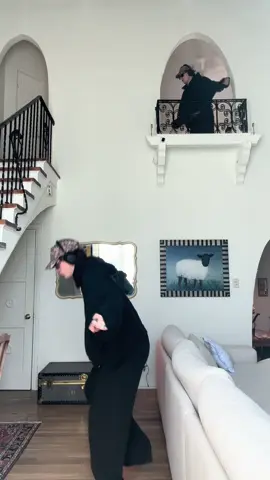 this is what living alone feels like #anxiety #doechii #larsgummer 