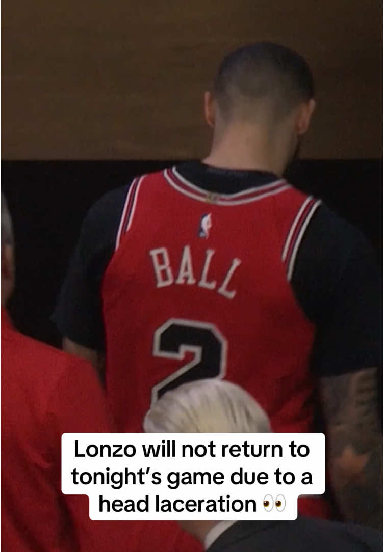 Hope he’s okay 🙏 #NBA #basketball #lonzoball #bulls 