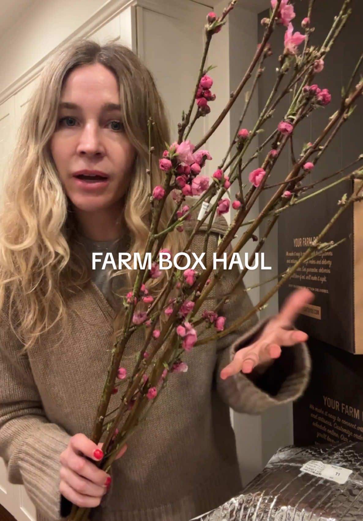 my weekly @Farm Fresh To You box sparks joy #seasonalproduce #farmfresh #farmboxdelivery #freshproduce #seasonaleating #cleaneating #healthyeatinghabits #organicfood 