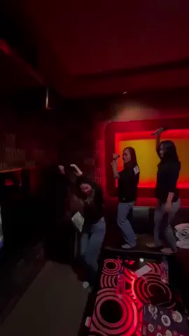lossss sblm puasa tiba yagesya @♈ Yaudahsih @ibukricha @Mimi Liumayah #xybca #adella #tobrut #karaokebandungan #bandungan #ngeroom #karaoke #nyanyi #fypage #fyp 