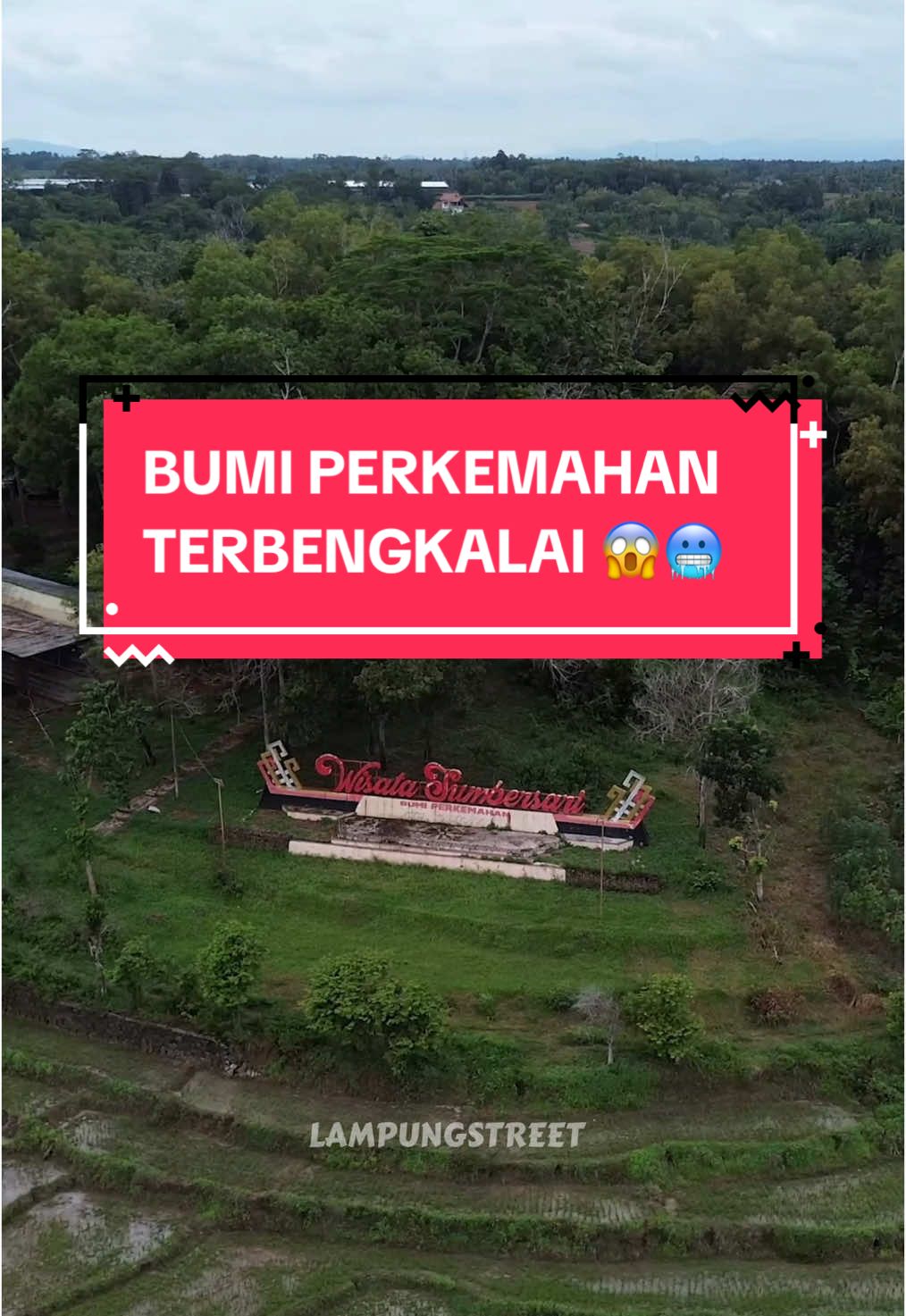 Membalas @sabrina Misteri Istana Goib Sumber Sari METRO LAMPUNG Buper), bagi masyarakat Kota Metro tentu tidak asing mendengar tempat itu. Ya, Buper yang terletak di Kelurahan Sumbersari Bantul Kecamatan Metro Selatan Ditunjang dengan pemandangan sawah bertingkat, Jembatan Pelita, dan kondisinya yang masih asri Namun dibalik itu semua, Menurut cerita yang beredar di masyarakat, lokasi ini merupakan tempat paling angker di Kota Metro. #bumiperkemahan  #kotametro #horor  #Lampungstreet #dronevideo #dronevideo #djiera #djiindonesia #reelsinstagram #lampung #explorelampung #kotametrolampung #metrolampung #pringsewu #lampungrimur  #LampungGeh #JungleSea #ThemeParkLampung #LiburanLampung #Lampung #BandarLampung #InfoLampung #beritalampung #lampung