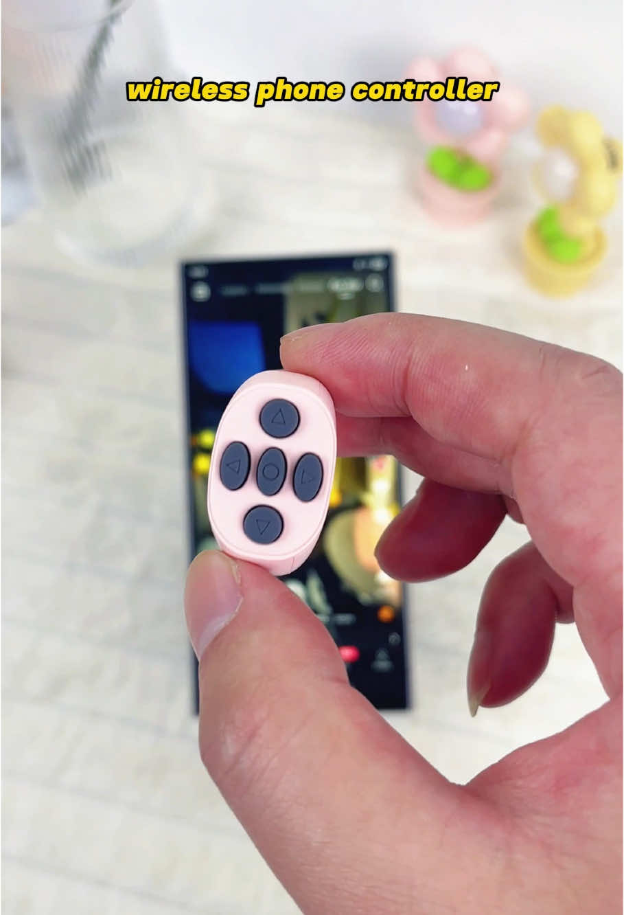 I don’t care I love this scrolling ring #ring #scrolling #scrollingring #tiktokaddict #ttshop #lazy #coolgadgets #wireless 