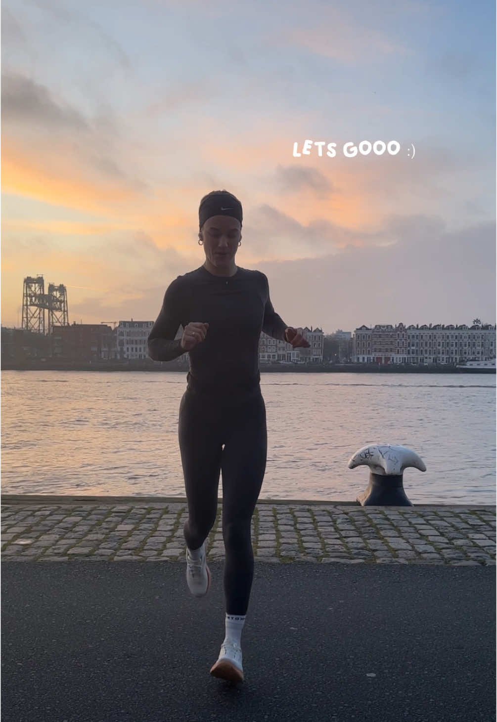 Goodmorning!!! Come on an easy run with me 🎧 #Running #gymgirl #FitTok #fyp 