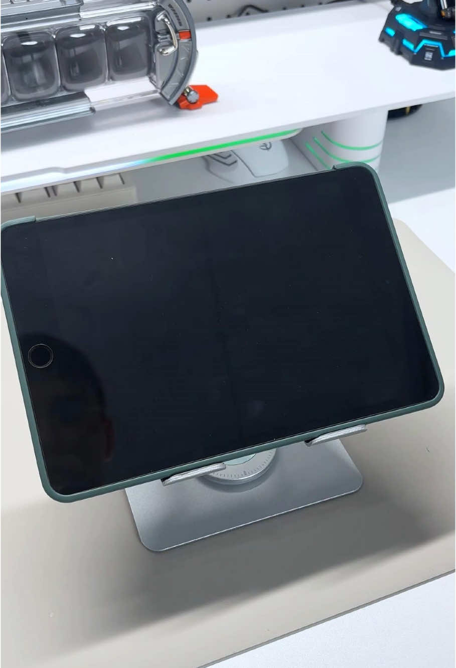 Free your hands,rotate freely! 360 Rotatable Aluminum Tablet Stand, sturdy and durable, adjustable to any angle, perfect for work and play!#SoporteTablet #mobilephoneholder #fashion #aluminum #rotate #goodthing #tiktokshop #fypシ゚viral 