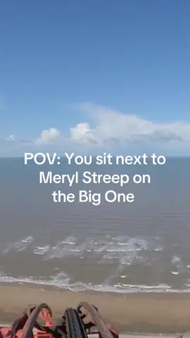 It’s a ‘Streep’ drop from 235ft 🤪 #merylstreep #mammamia #themepark 