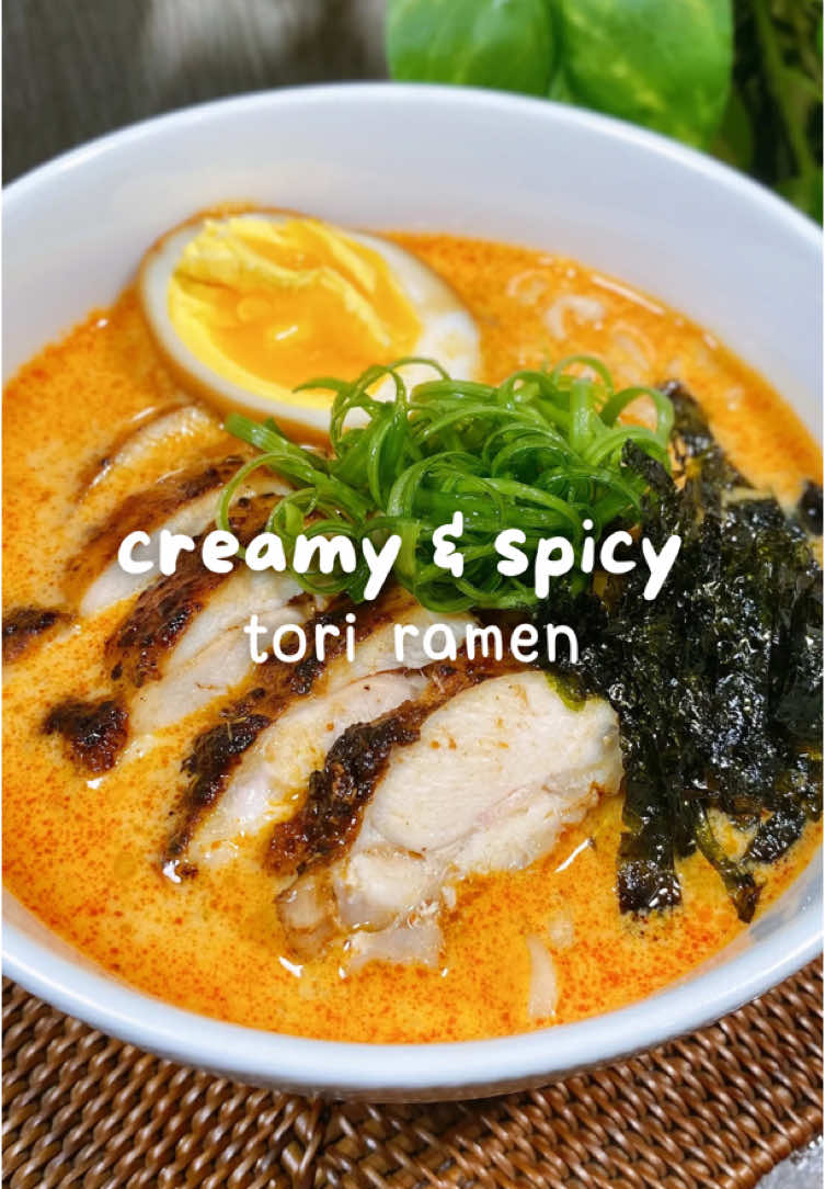 Bikin ramen instan jadi se-creamy iniiii🫶🏻🫶🏻 Kunciannya ada di soymilk yang aku bikin homemade pake Soymilk maker by Soseki! Bikin susu kedelai gapake ribey rendem dan saring karena hasilnya jadi halus tanpa ampas. Resep : Ramen instan rasa tori kara 2 buah bawang putih 250 ml susu kedelai . Topping: Grilled chicken Telur rebus Daun bawang Nori #toriramen #creamyramen #ramen #rameninstan #soseki #soymilkmaker #sosekisoymilkmaker 
