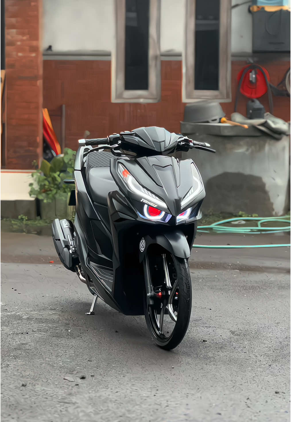 Coba coba🥵🫵 . . . #fyp #varghost⚡ #vario #vario125 #variogen2 #irenggank🚀 #ogahjinjit #vavarioan #variomodifikasi 