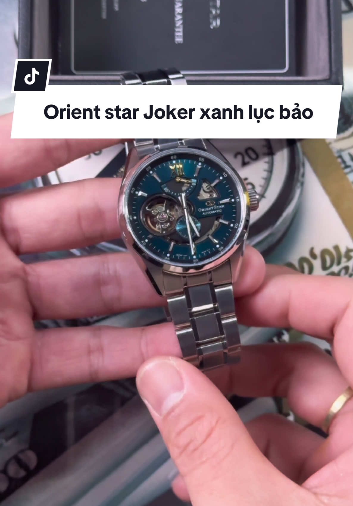 Orient Star Joker có mã RK-AV0114E xanh lục bảo sẽ mang lại sự trẻ trung năng động cho ae #orientstar #Seiko #donghodeotaynam #donghochinhhang #donghoco #donghonam #xuhuong #Orient 
