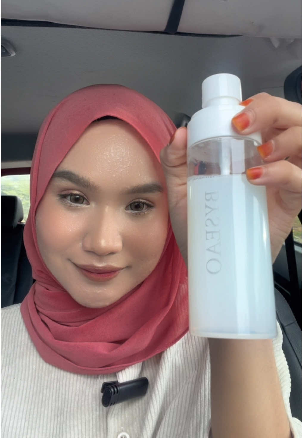 Makeup tahan lama, kulit kekal fresh! ✨ Setting spray dari Byseao dengan succinic acid  kawal minyak tanpa buat kulit kering. Wajib try untuk acne-prone skin! ❤️‍🔥 #Byseao #AcneFriendly #MakeupLock #settingspray #settingsprayforoilyskin 