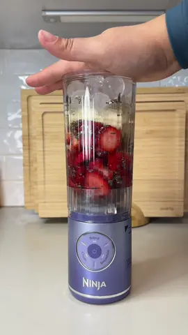 Chefs kisss 💋🤌🏽 #ninjablast #ninjablastmax #ninjablender #portableblender #creatorsearchinsights 
