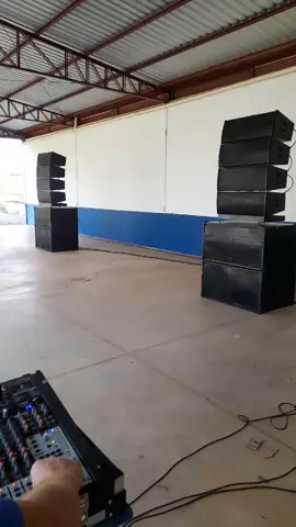 sistema de som 12V  #som  #somdequalidade  #somprofissional  #show  #somautomotivo  #evento 